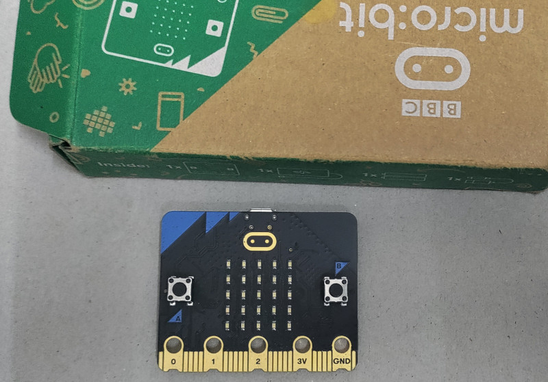 microbit z 負で 1g に近い